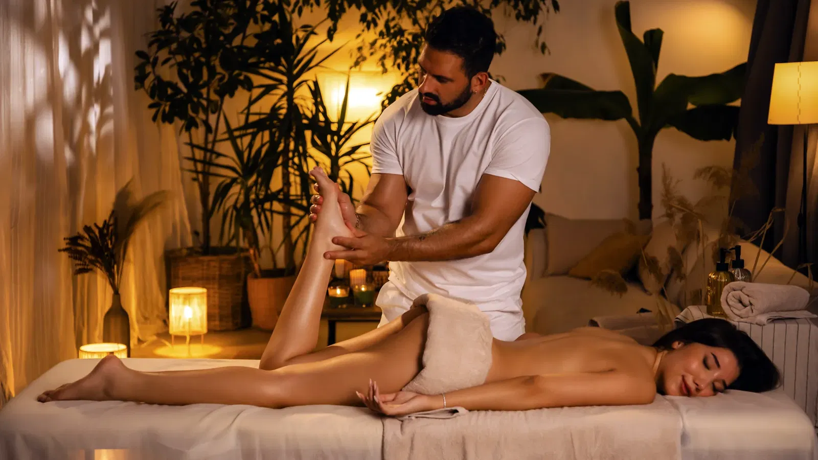 Sensual Relief: Layla Scarlett & Lorenzo Viota
